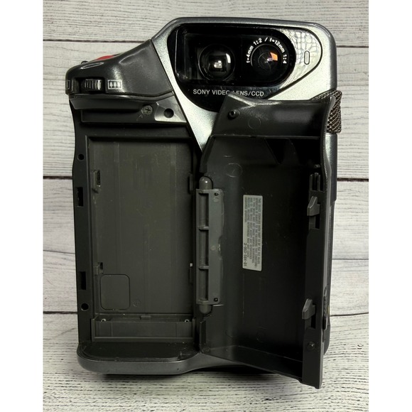 Sony Handycam CCD-SC5 Video 8 Camcorder Bundle with Charger Batteries Case Tape - Picture 10 of 15